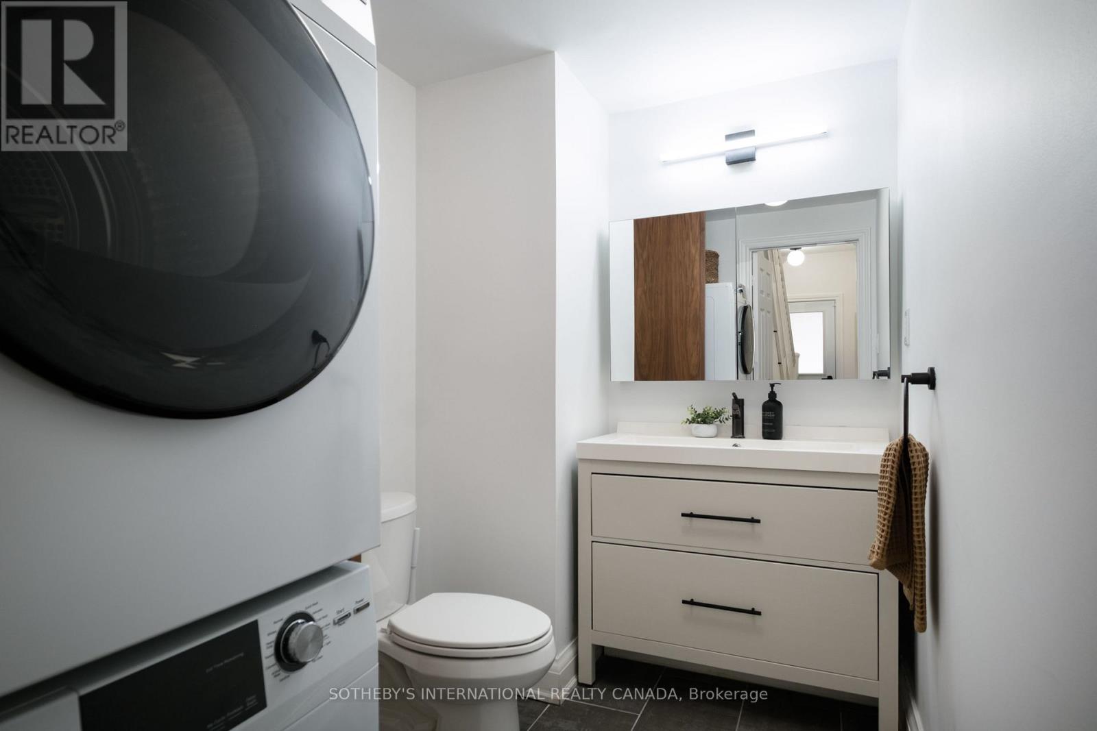 22 Connaught Avenue, Toronto, Ontario  M4L 2V9 - Photo 22 - E13457150