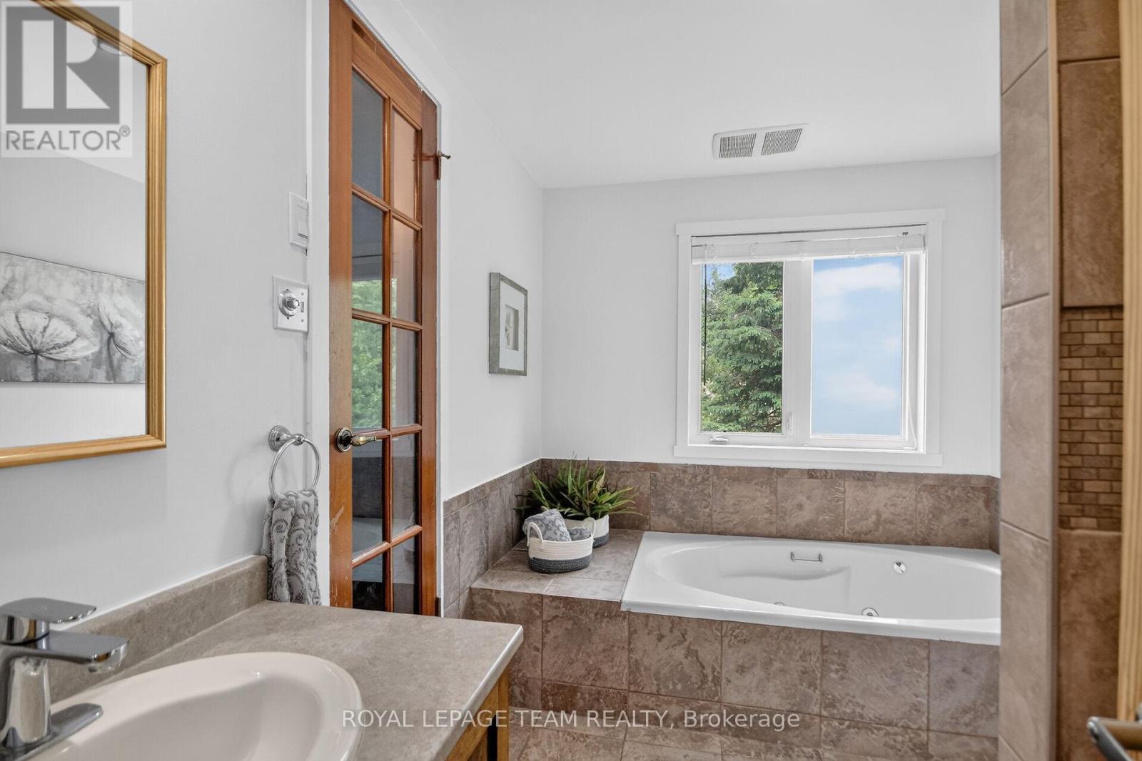 231 Des Bois Drive, Russell, Ontario K4R 1C4 - Photo 19 - X13472876
