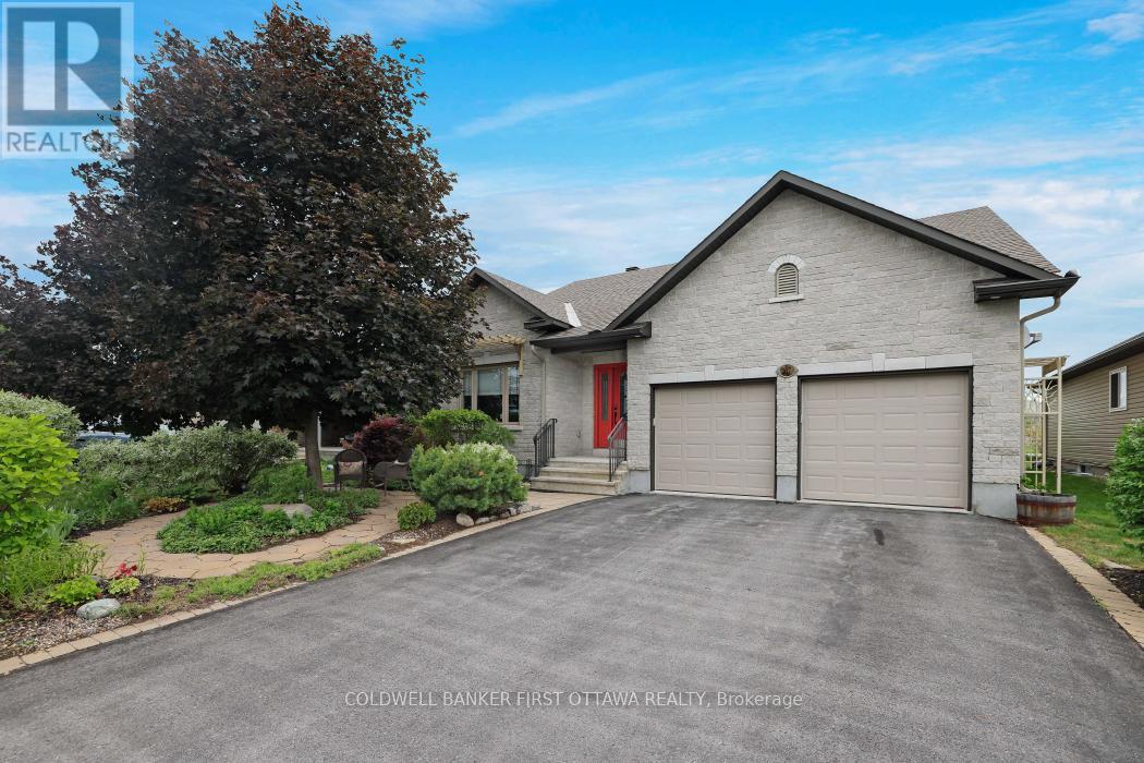 107 JOHANNA STREET, Mississippi Mills, Ontario