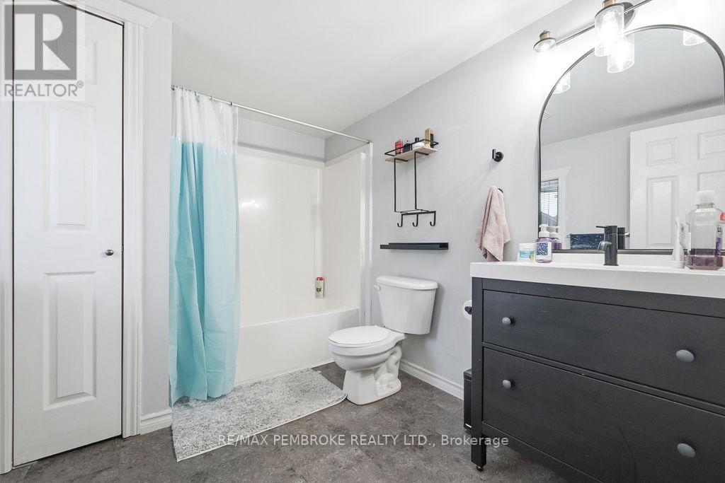 1 Violet Street, Petawawa, Ontario  K8H 2C2 - Photo 12 - X13472890