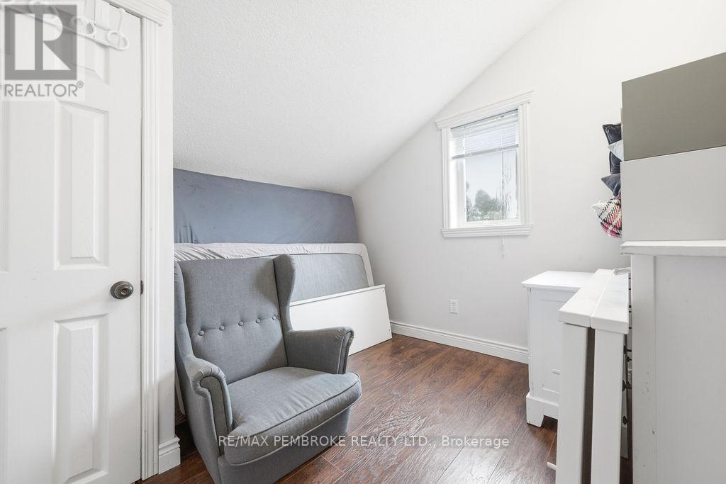 1 Violet Street, Petawawa, Ontario  K8H 2C2 - Photo 17 - X13472890