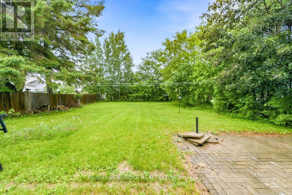 1 Violet Street, Petawawa, Ontario  K8H 2C2 - Photo 21 - X13472890