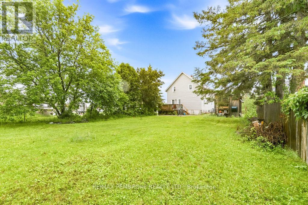 1 Violet Street, Petawawa, Ontario  K8H 2C2 - Photo 22 - X13472890