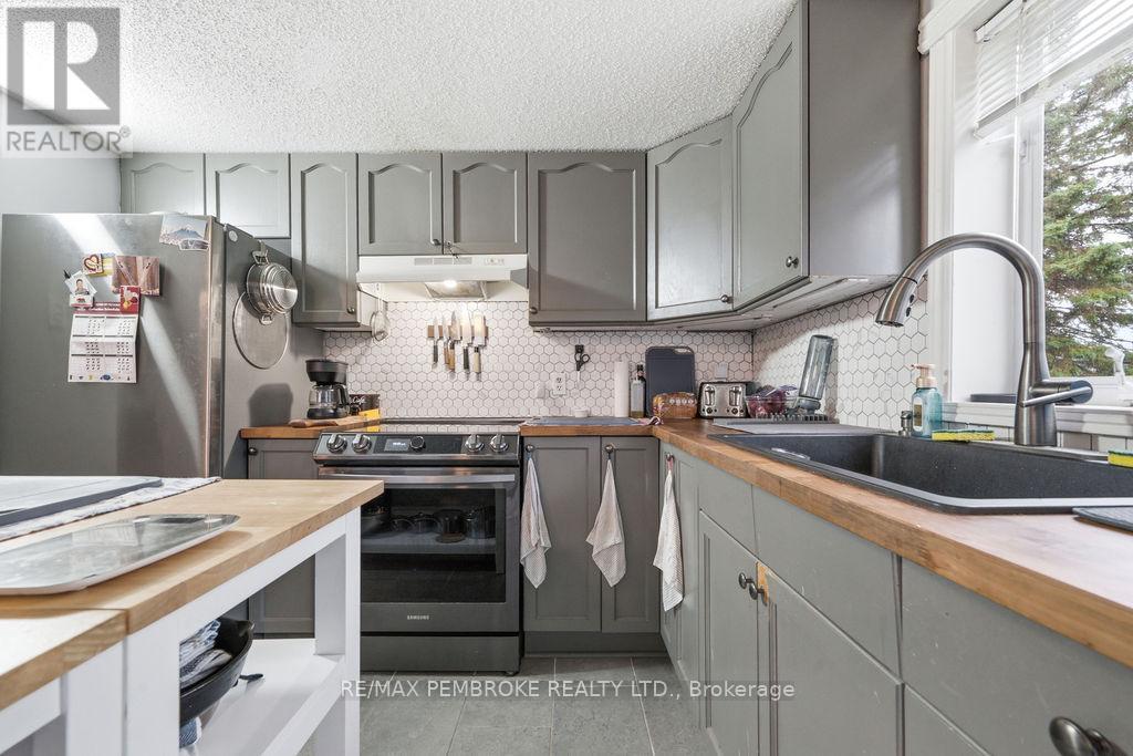 1 Violet Street, Petawawa, Ontario  K8H 2C2 - Photo 9 - X13472890