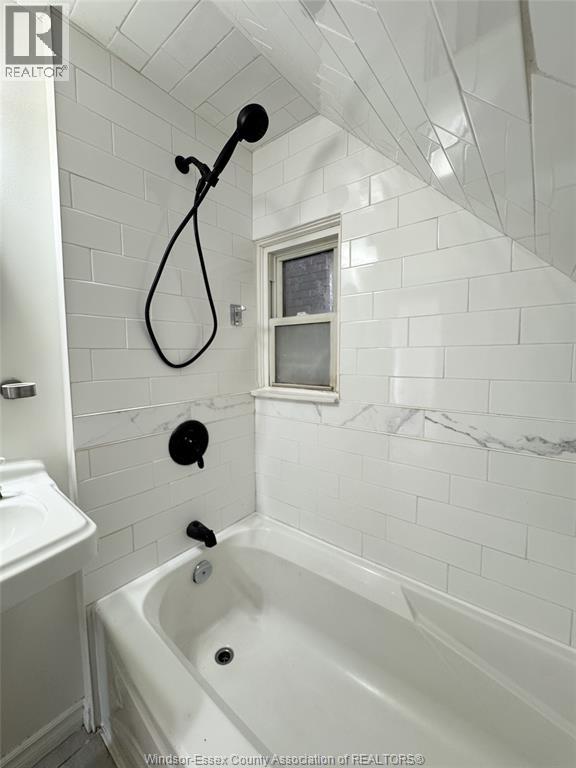 1085 Langlois Unit# Main, Windsor, Ontario  N9A 2H4 - Photo 9 - 26014714
