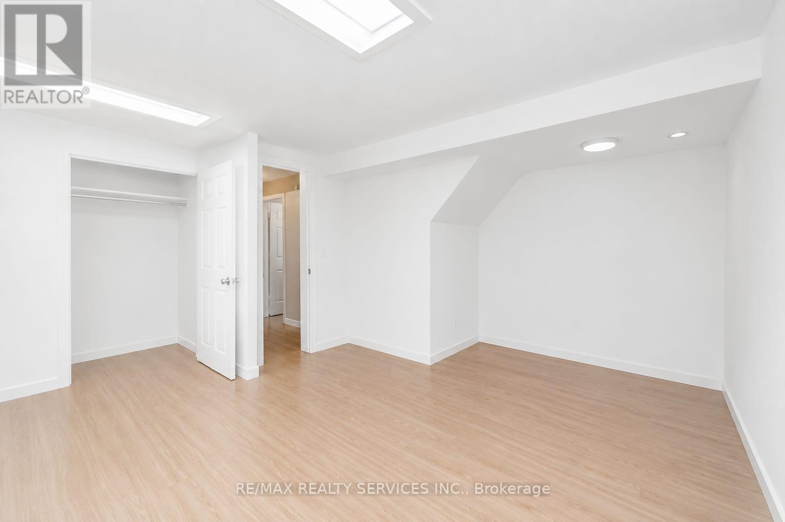 245 Haddon Ave Avenue, Hamilton, Ontario L8S 1X9 - Photo 2 - X13472600