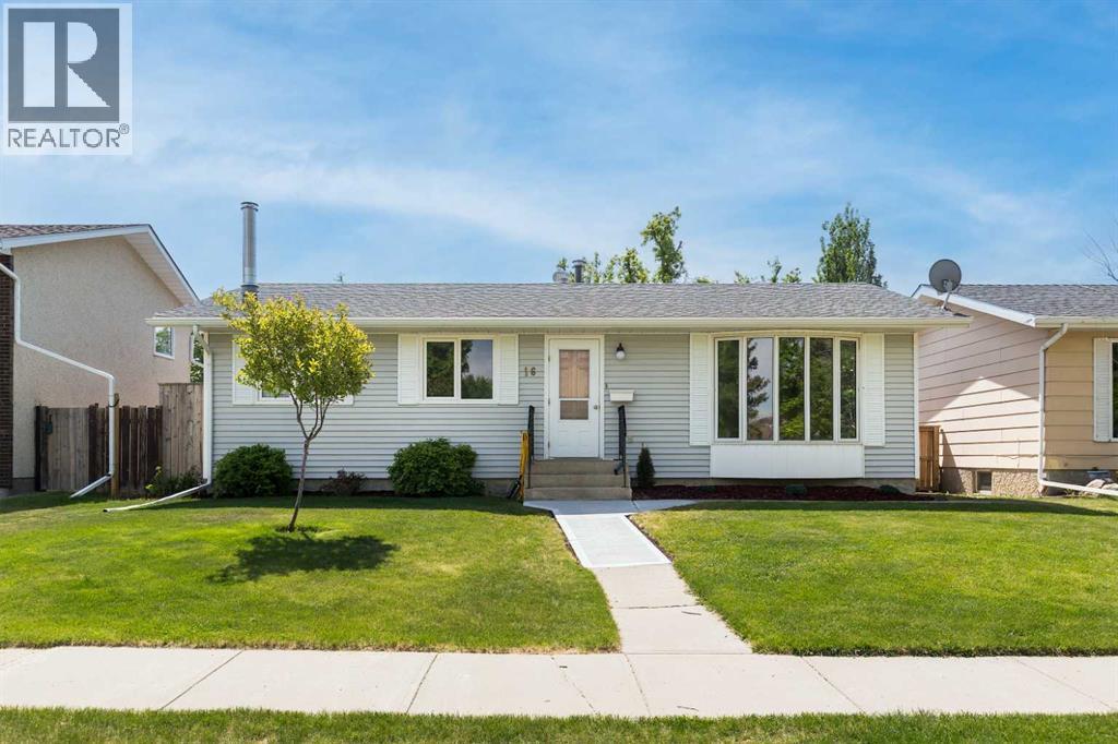 16 Simon Fraser Boulevard W, lethbridge, Alberta