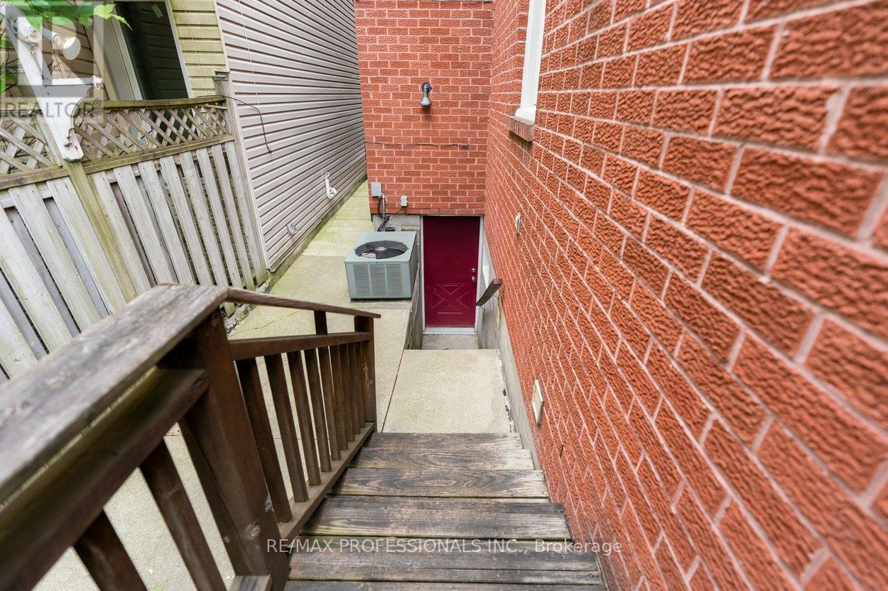 107 Borden Street, Toronto, Ontario  M5S 2N2 - Photo 26 - C13472950