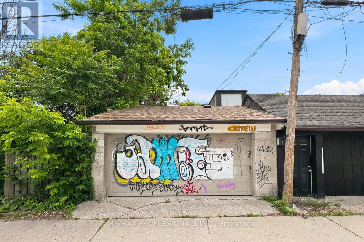 107 Borden Street, Toronto, Ontario  M5S 2N2 - Photo 35 - C13472950