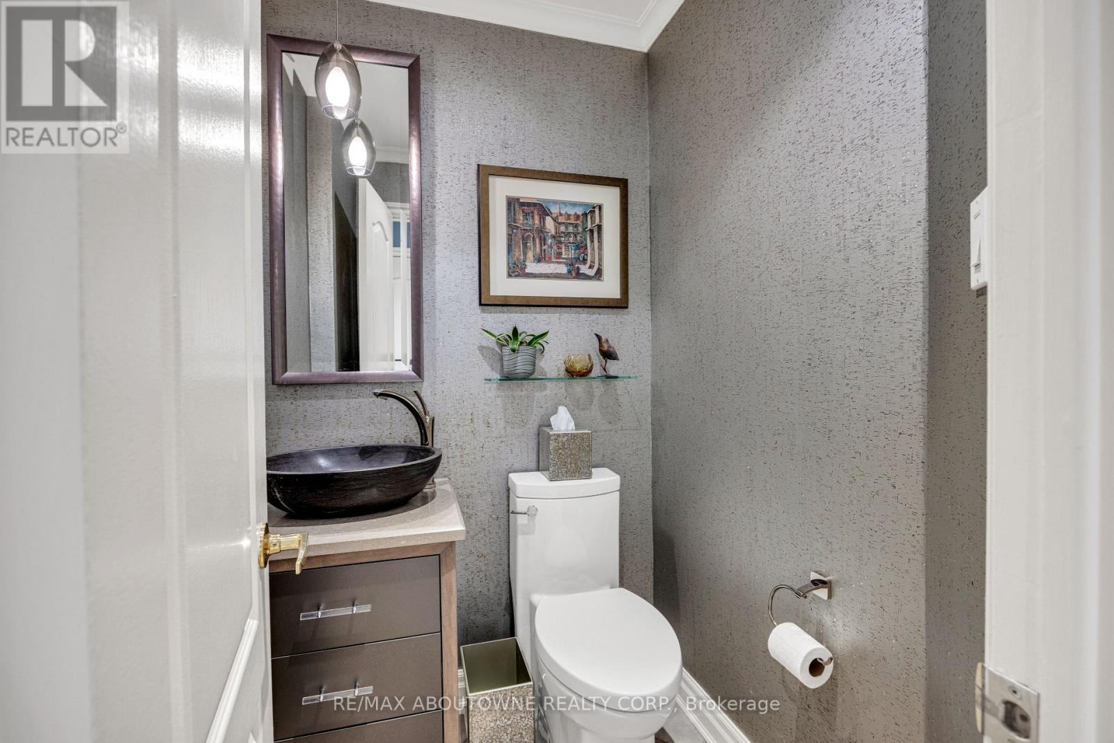 1346 Whiteoaks Avenue, Mississauga, Ontario  L5J 3C3 - Photo 17 - W13467202