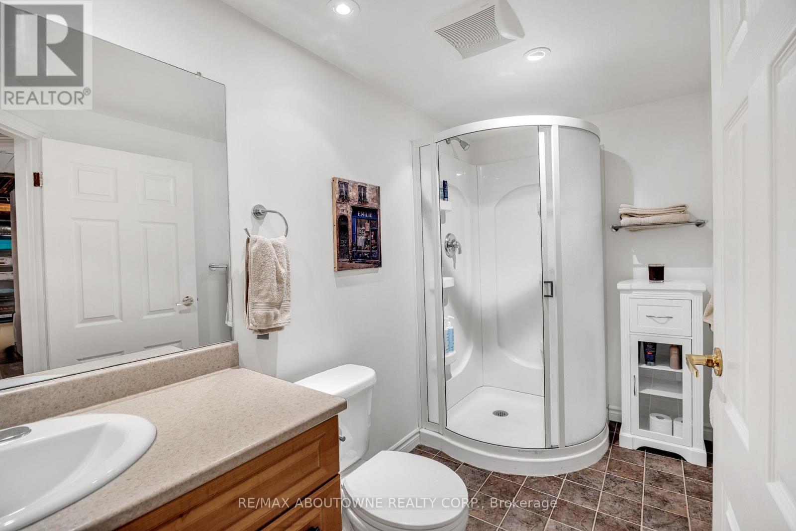 1346 Whiteoaks Avenue, Mississauga, Ontario  L5J 3C3 - Photo 37 - W13467202