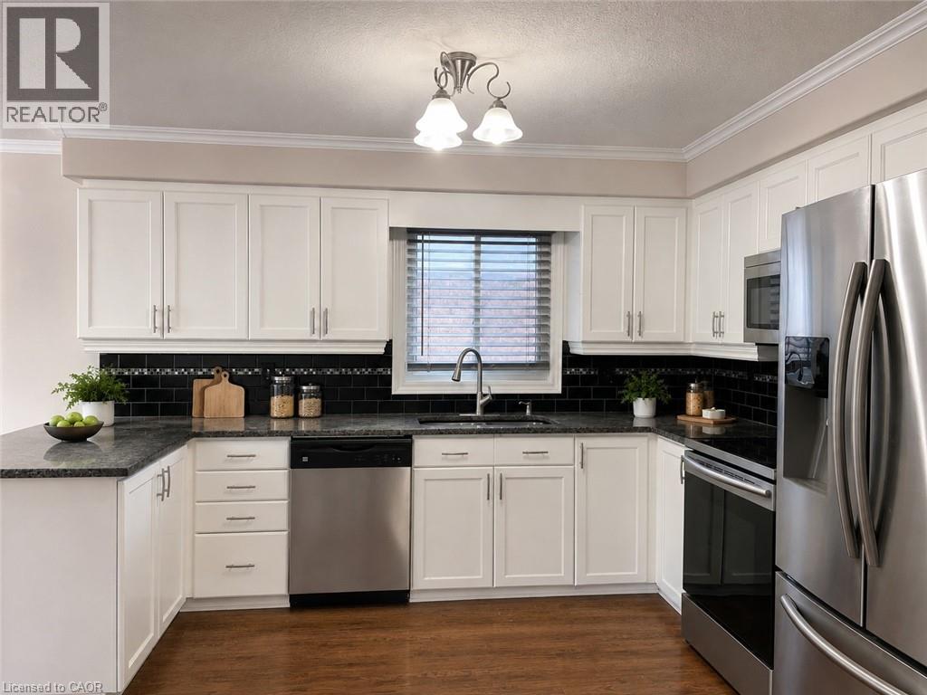 530 Peach Blossom Court, Kitchener, Ontario N2E 3Z8 - Photo 3 - 40840970