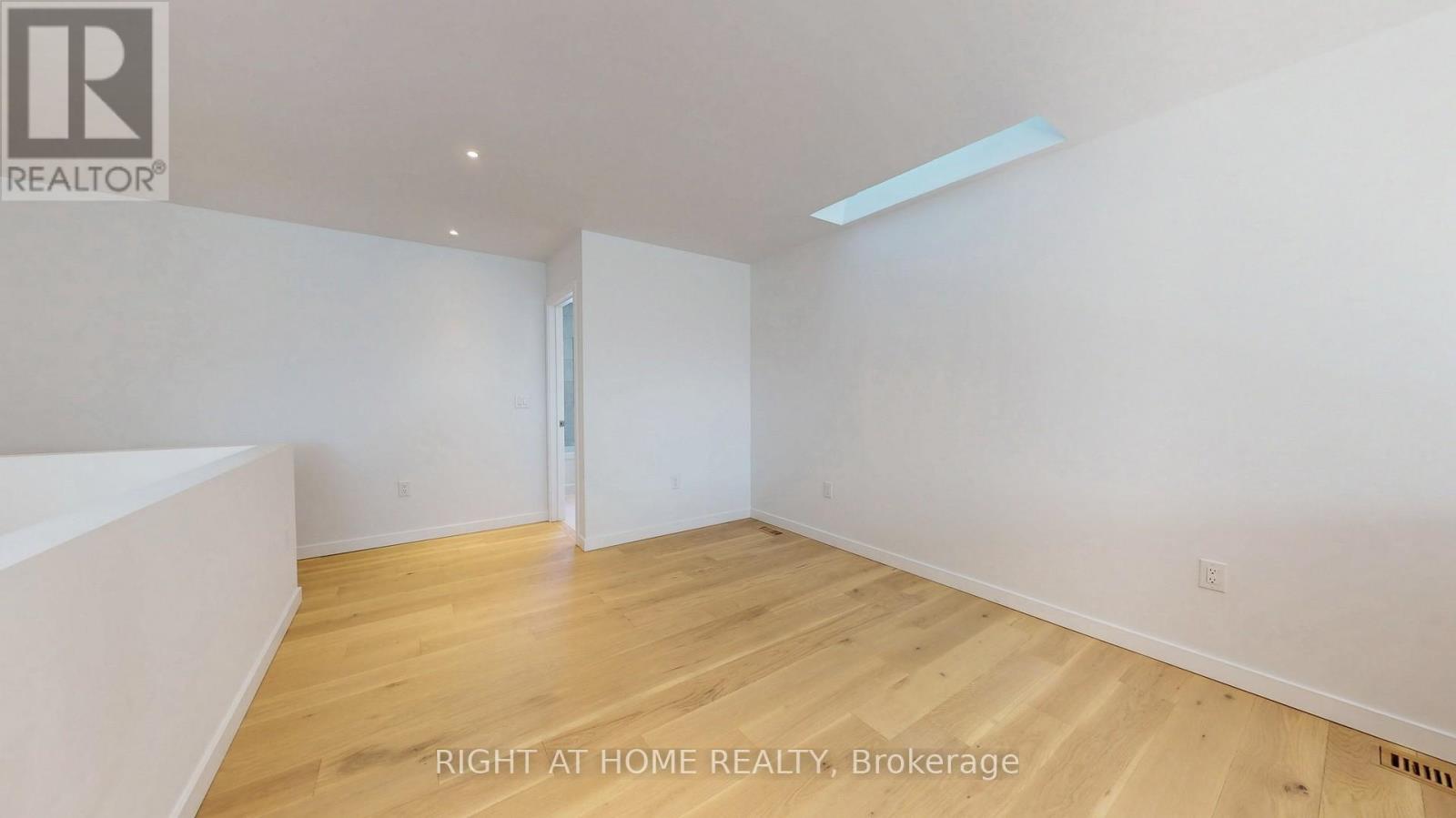 Unit 5 - 3122 Dundas Street W, Toronto, Ontario M6P 2A1 - Photo 8 - W13425478