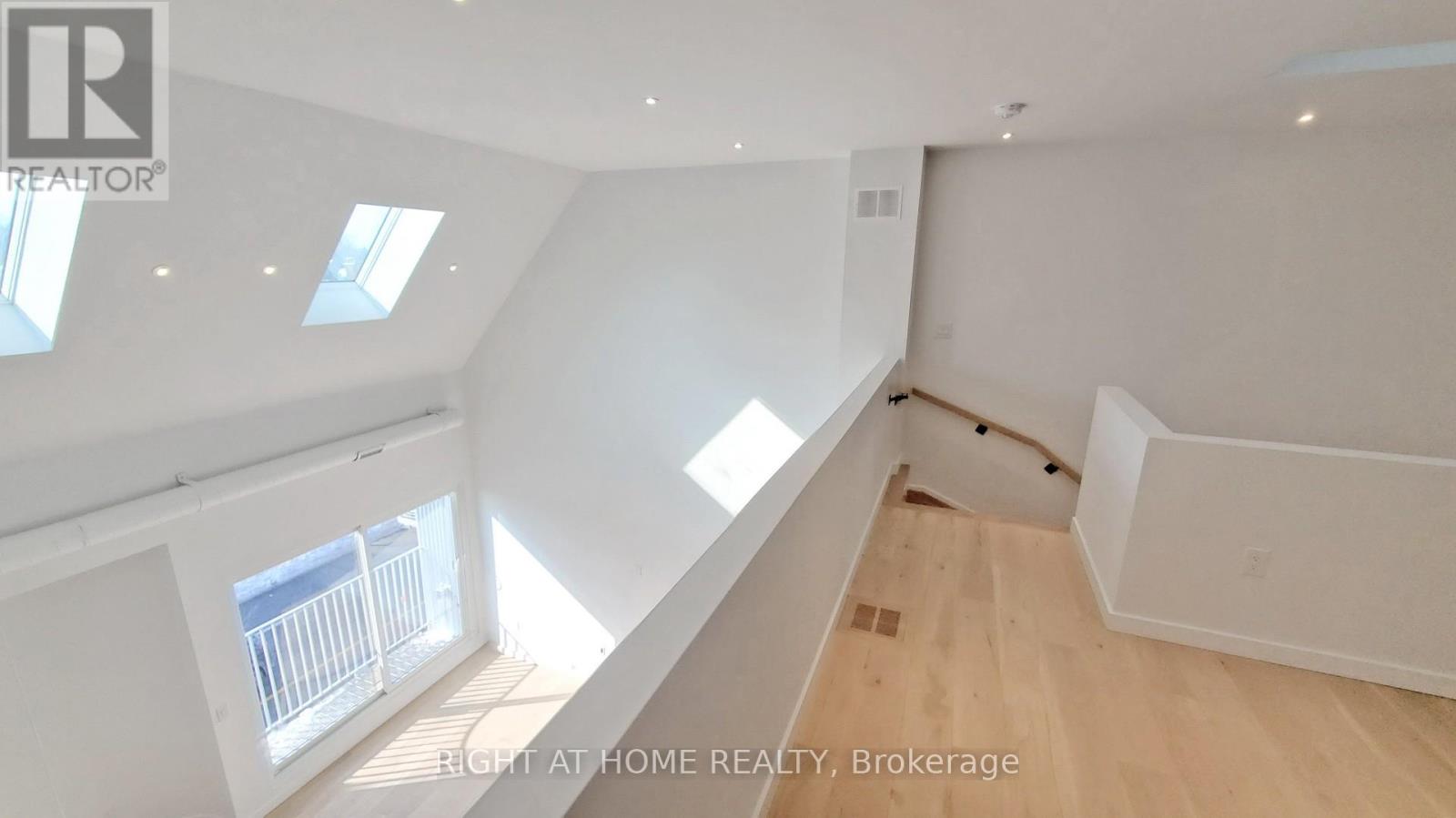 Unit 5 - 3122 Dundas Street W, Toronto, Ontario M6P 2A1 - Photo 11 - W13425478