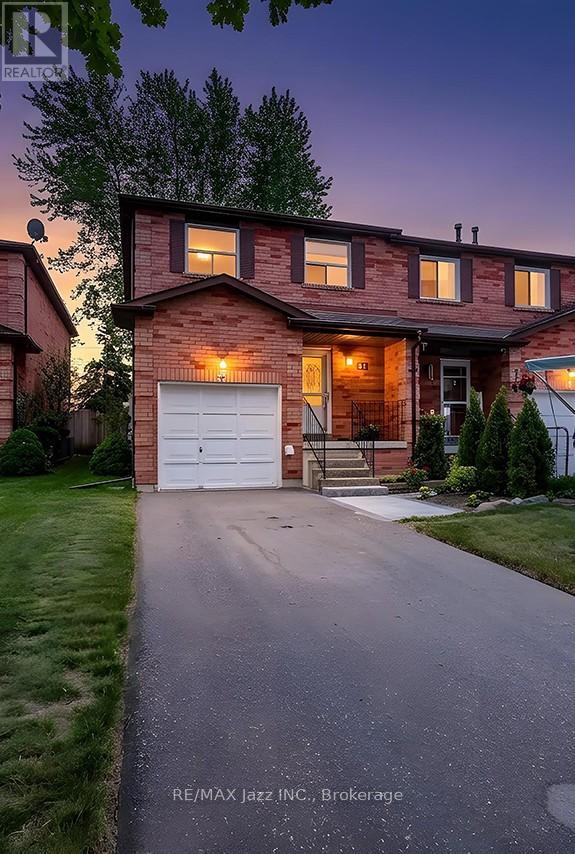 11 Chance Court, Clarington, Ontario  L1C 4S4 - Photo 2 - E13464330