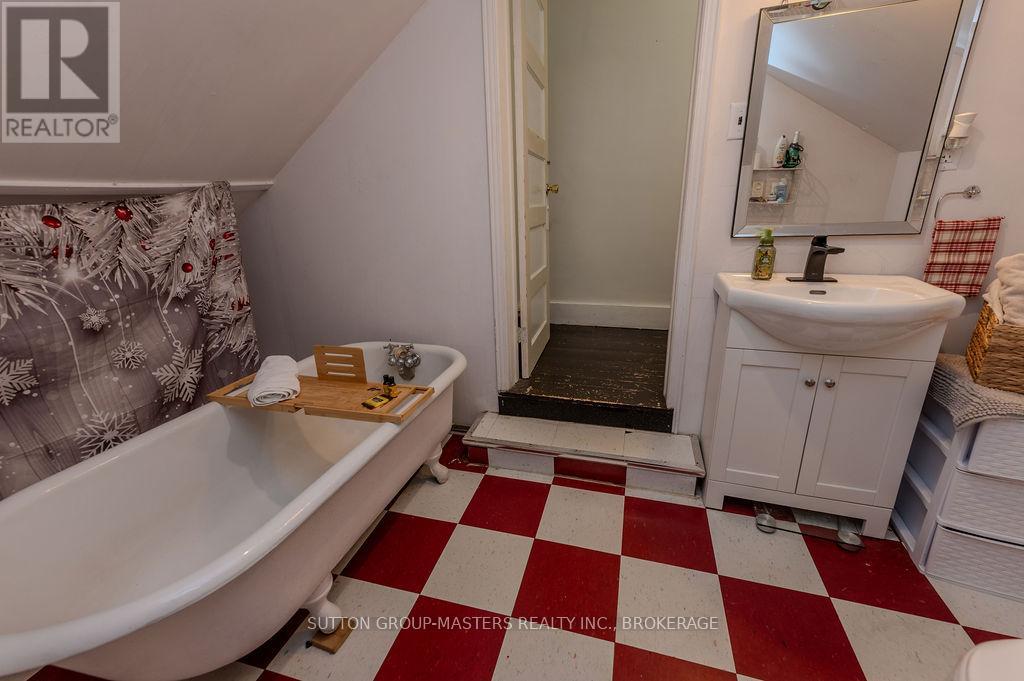 27 West Street W, Stone Mills (Stone Mills), Ontario  K0K 1Z0 - Photo 44 - X13473138
