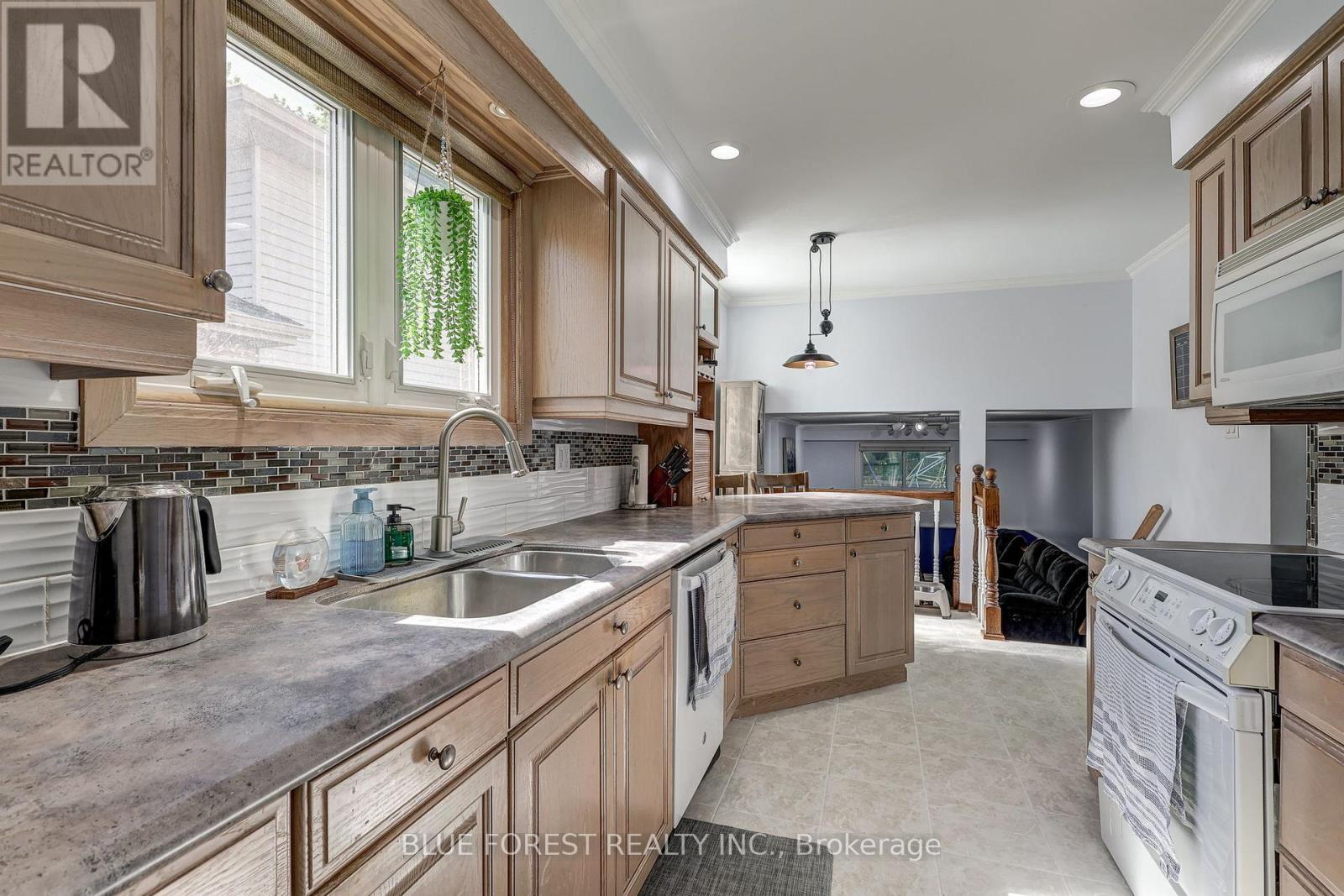 219 Worthington Avenue, London South, Ontario  N5Z 4H9 - Photo 9 - X13473178