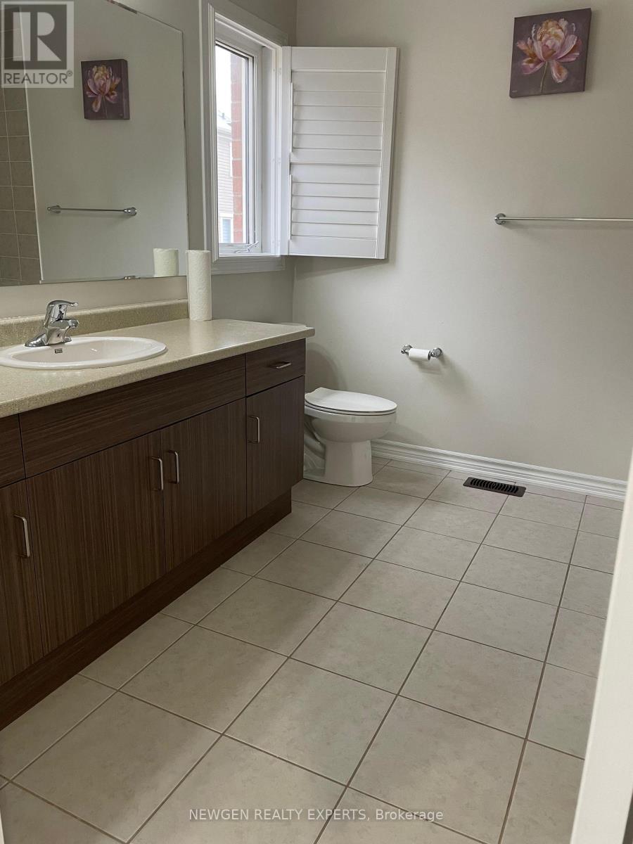 33 Bannister Crescent, Brampton, Ontario  L7A 4H2 - Photo 17 - W13472324