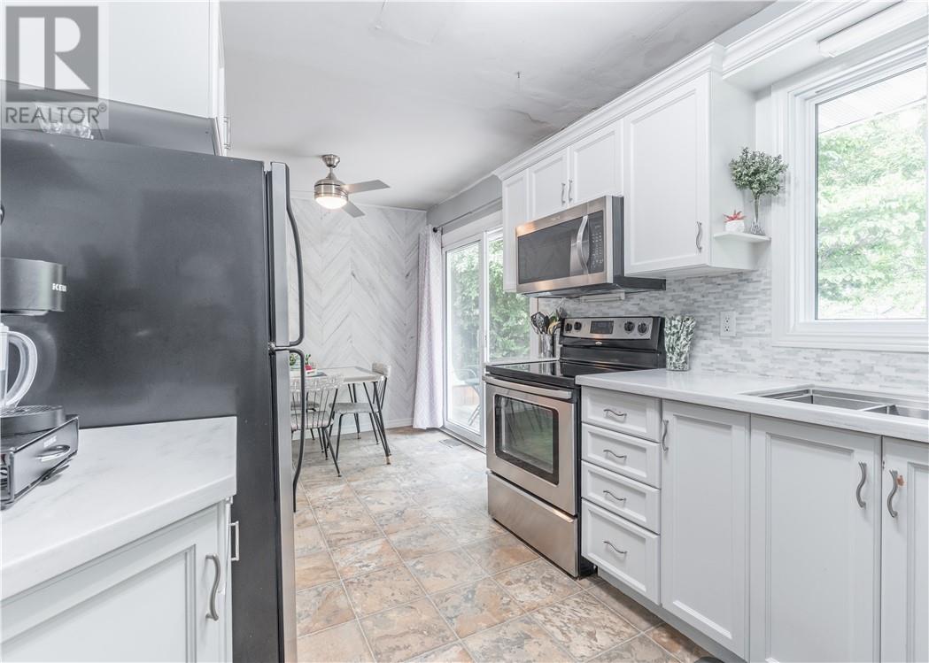 3663 Mark Street, Val Caron, Ontario  P3N 1H5 - Photo 8 - 2128688