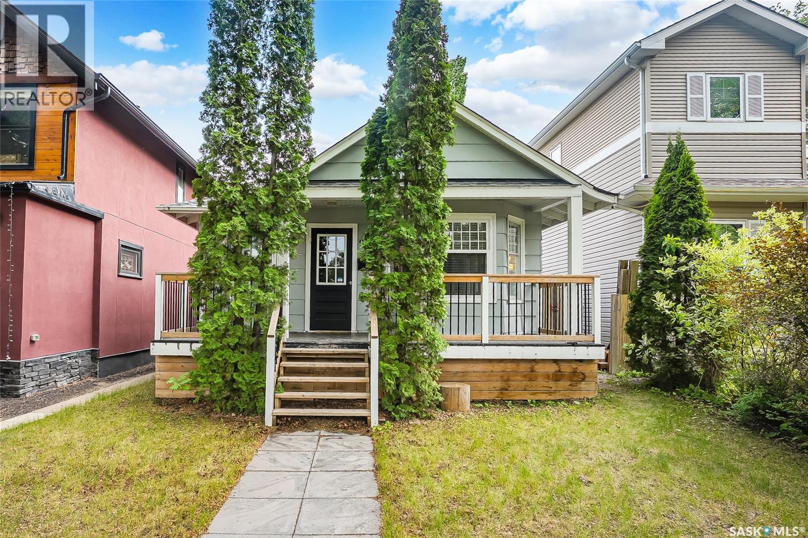902 10th STREET E, Saskatoon, Saskatchewan