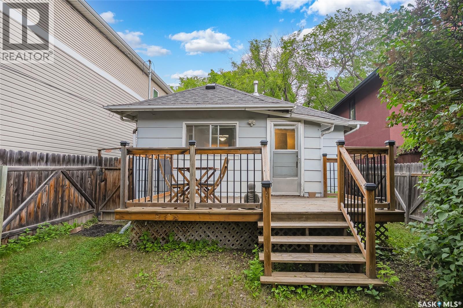 902 10th Street E, Saskatoon, Saskatchewan  S7H 0H5 - Photo 35 - SK040245