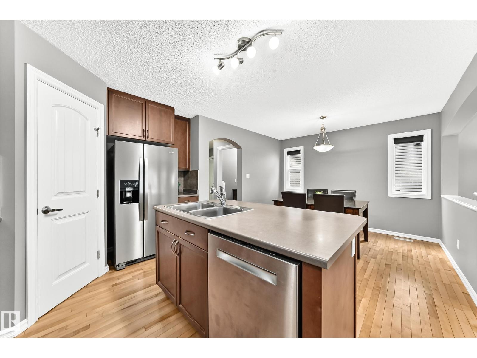 5233 2a Av SW, Edmonton, Alberta  T6X 0R3 - Photo 2 - E4495035