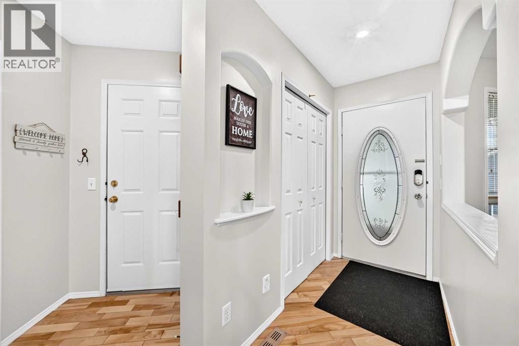 27 Covette Green NE, Calgary, Alberta  T3K 4P1 - Photo 4 - A2322544