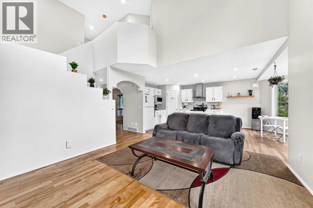 27 Covette Green NE, Calgary, Alberta  T3K 4P1 - Photo 7 - A2322544