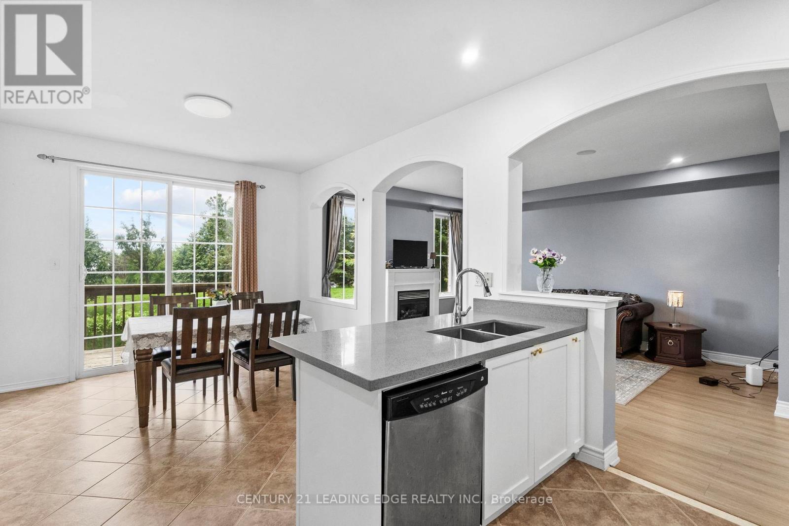 101 Woodbine Place, Oshawa, Ontario  L1L 1C5 - Photo 12 - E13471054