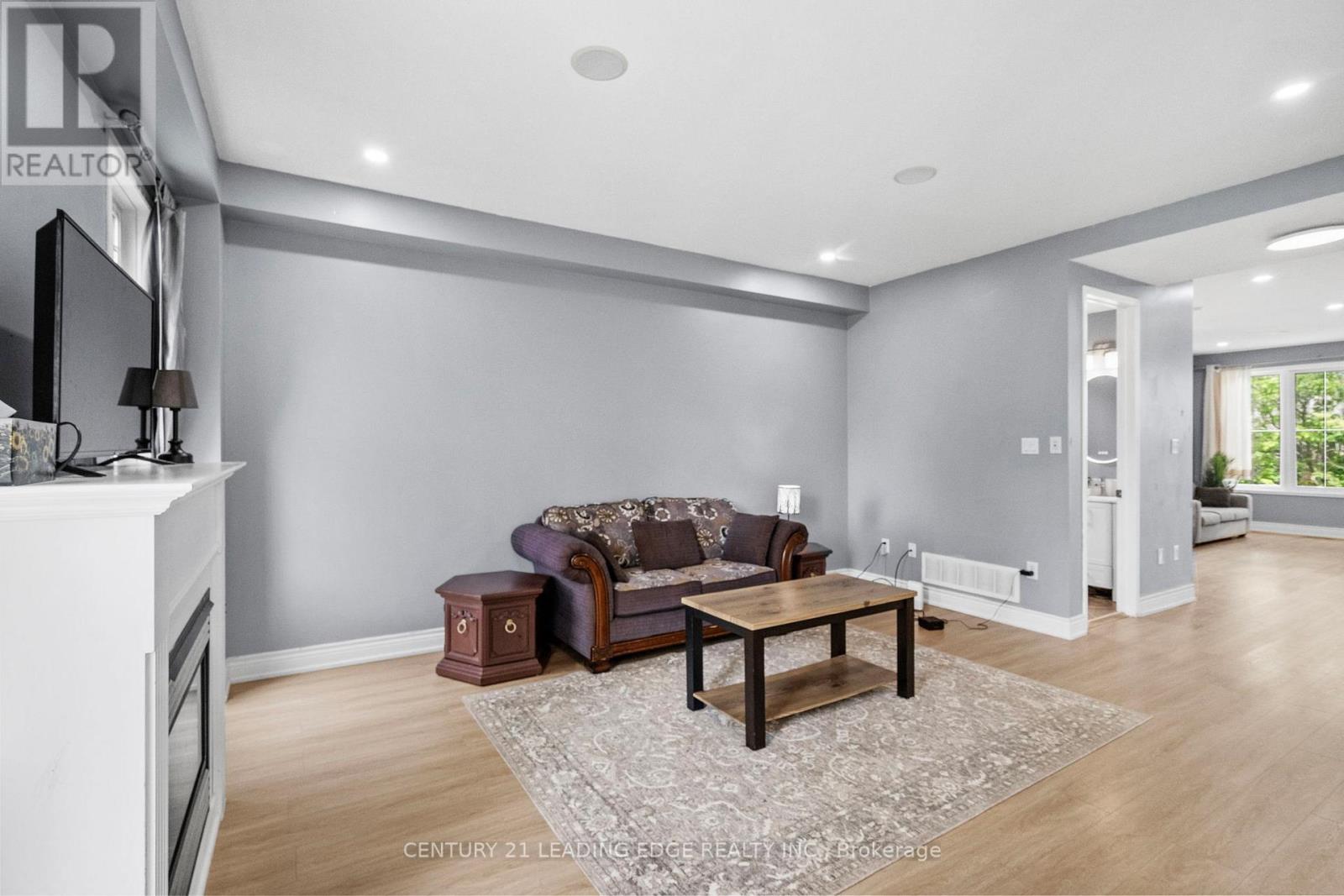 101 Woodbine Place, Oshawa, Ontario  L1L 1C5 - Photo 7 - E13471054