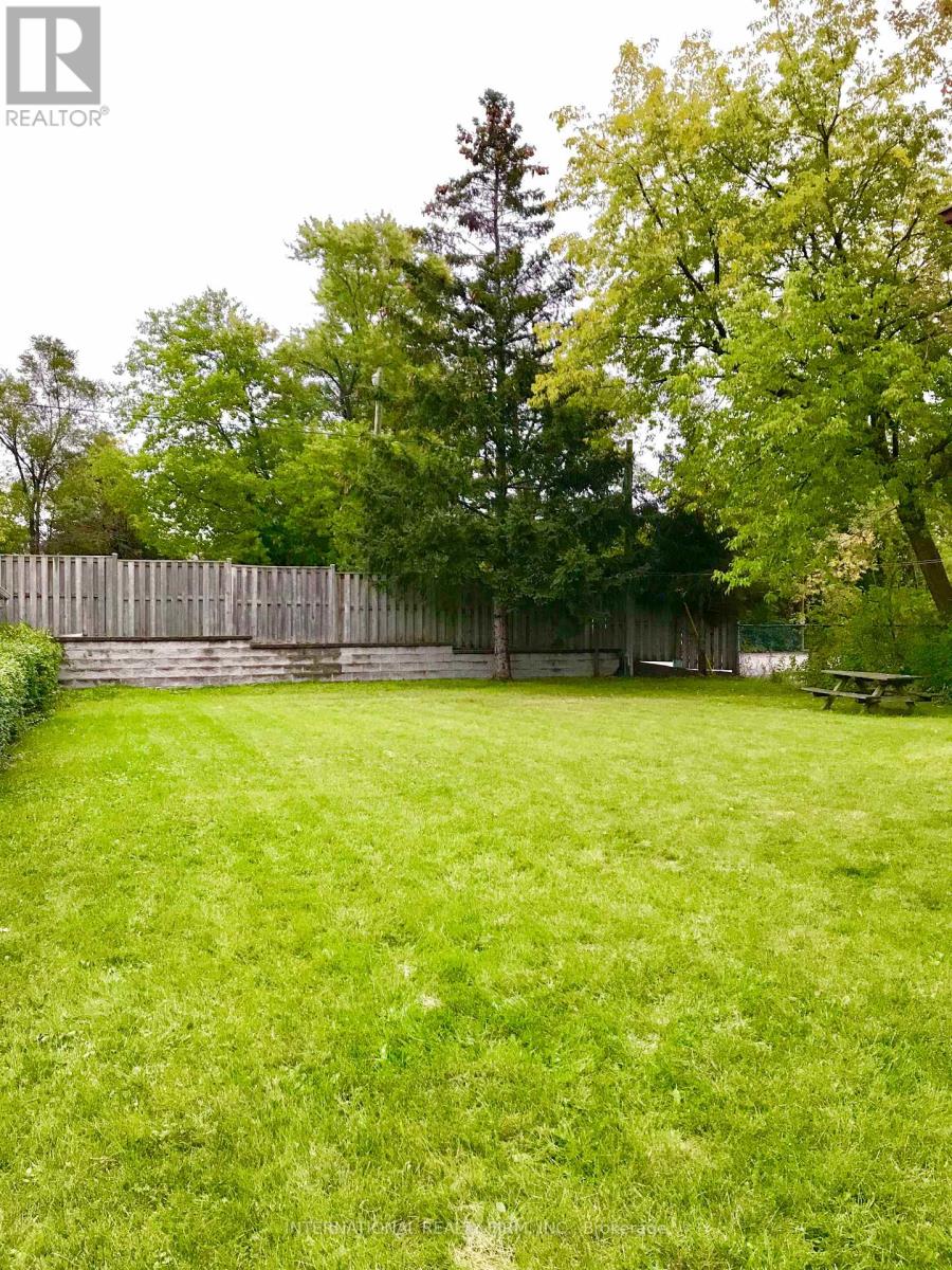 81 Claver Avenue, Toronto, Ontario  M6B 2W3 - Photo 7 - W13472706