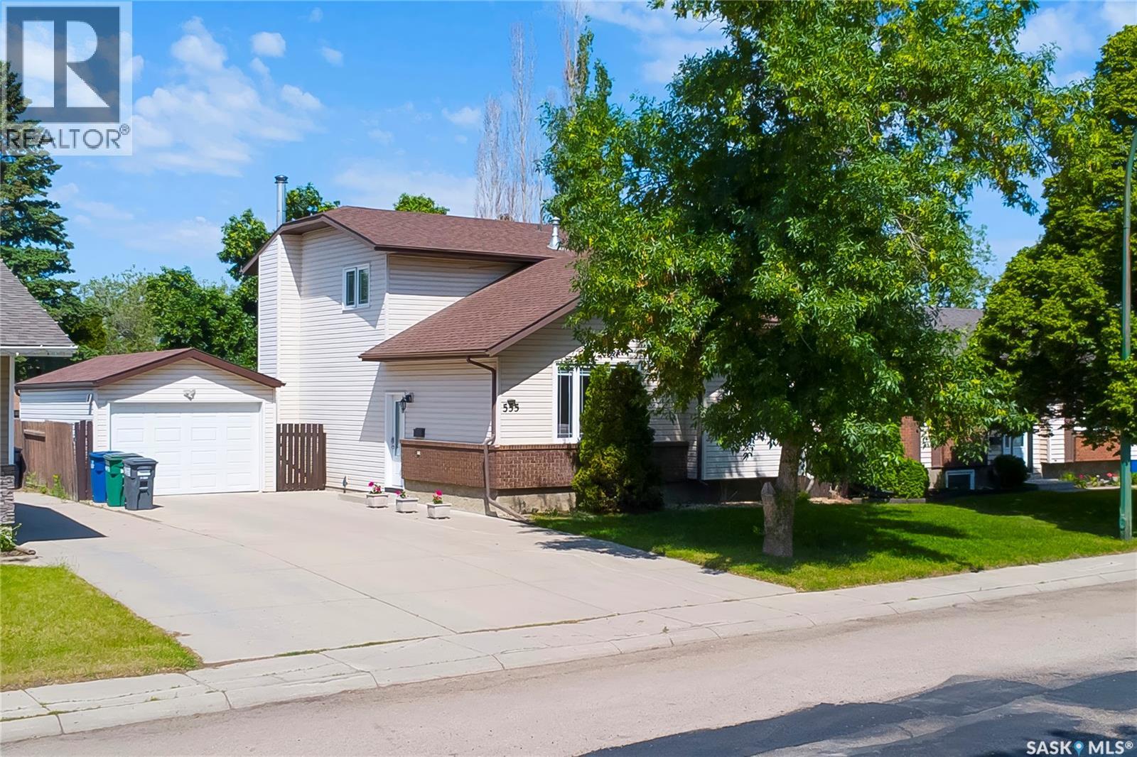 555 Nordstrum Road, Saskatoon, Saskatchewan  S7K 7X6 - Photo 2 - SK040208