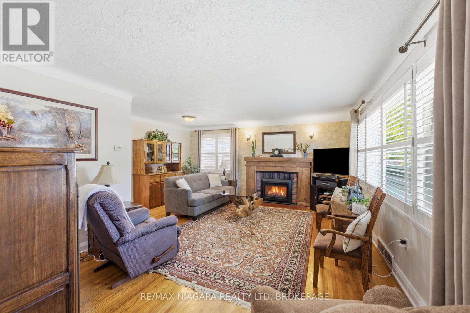 323 St Paul Street W, St. Catharines, Ontario  L2S 2E8 - Photo 3 - X13473418