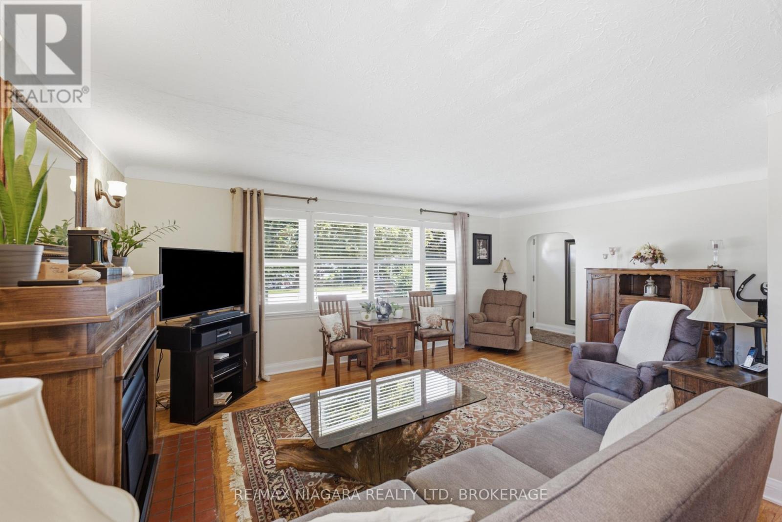 323 St Paul Street W, St. Catharines, Ontario  L2S 2E8 - Photo 4 - X13473418
