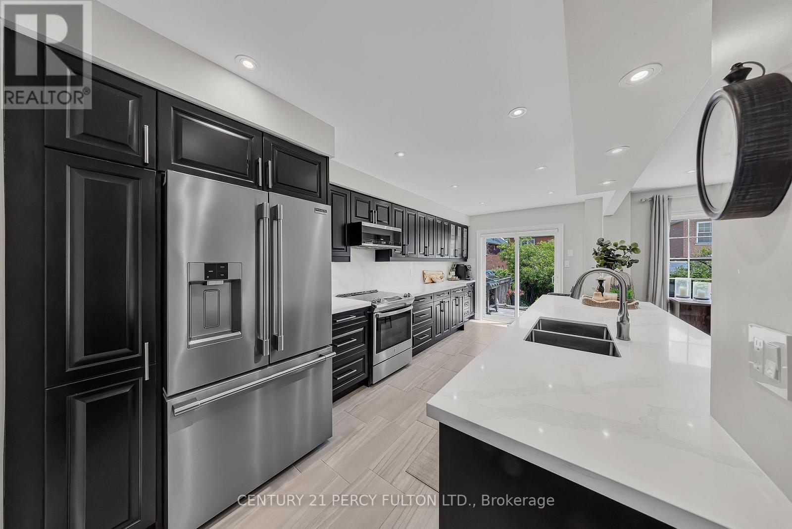 25 Jonesridge Drive, Ajax, Ontario  L1T 4Z6 - Photo 9 - E13473302
