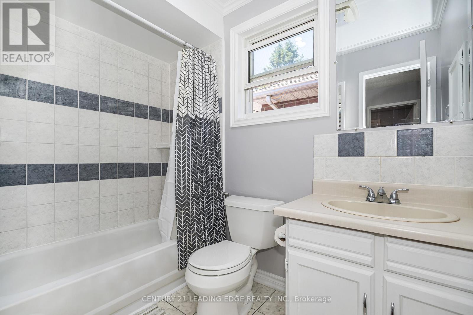 42 Hewitt Crescent, Ajax, Ontario  L1S 7A4 - Photo 30 - E13473360