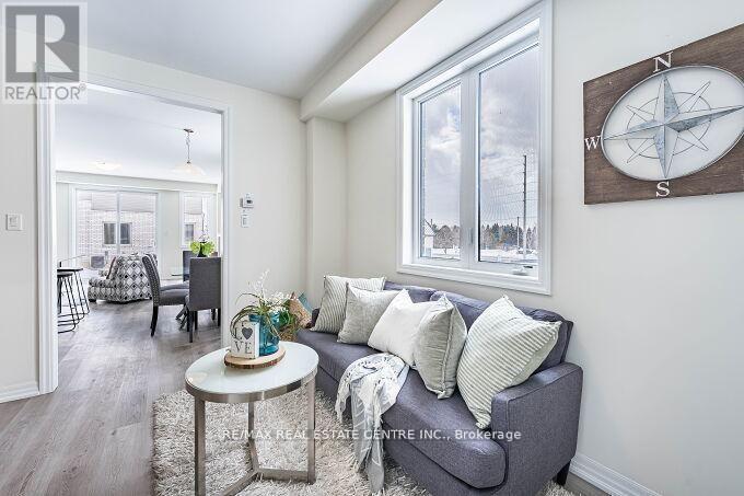 553 Ted Marks Drive, Oshawa, Ontario  L1L 0X3 - Photo 4 - E13473448