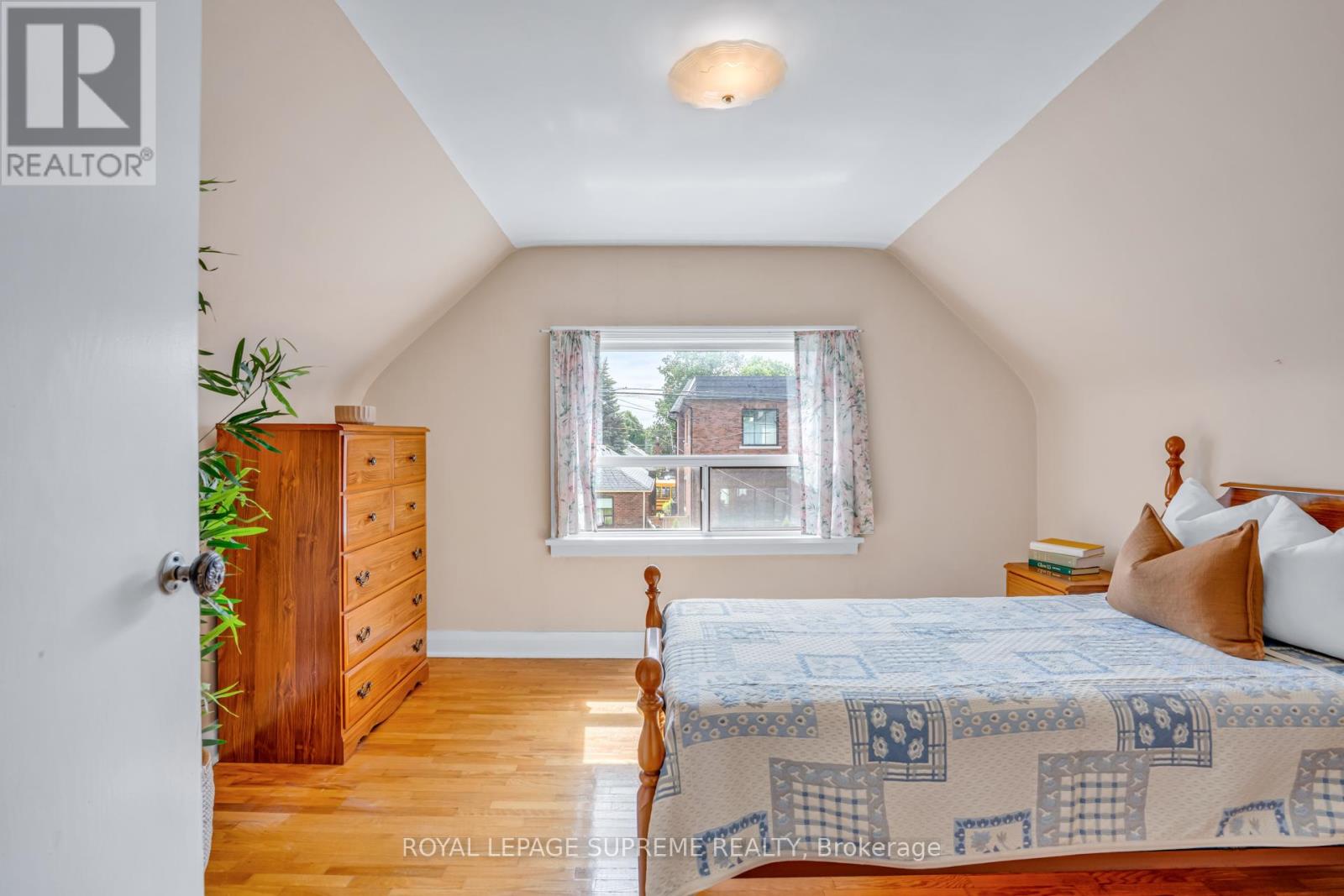 102 Binswood Avenue, Toronto, Ontario  M4C 3N9 - Photo 33 - E13473524