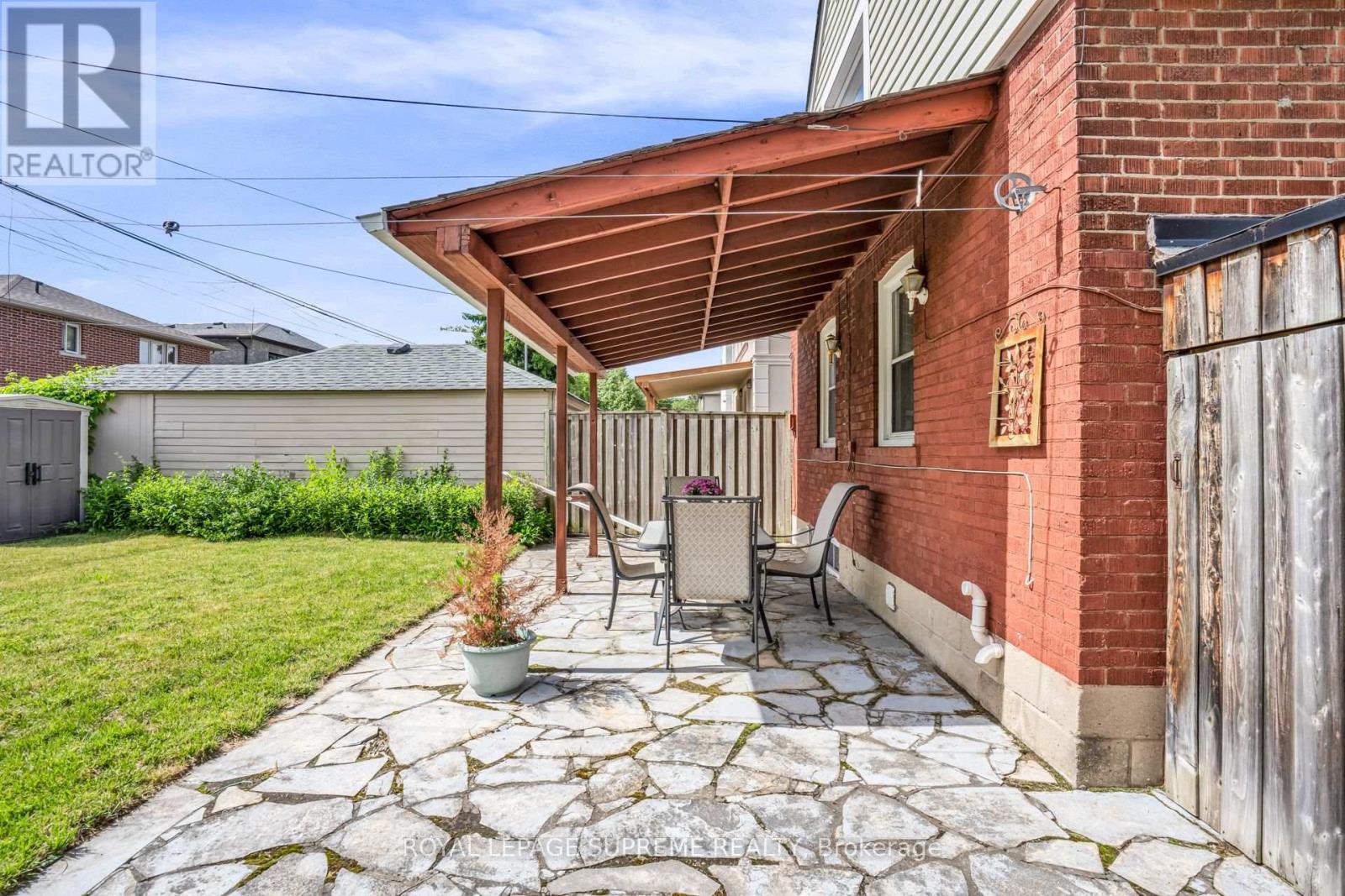 102 Binswood Avenue, Toronto, Ontario  M4C 3N9 - Photo 47 - E13473524