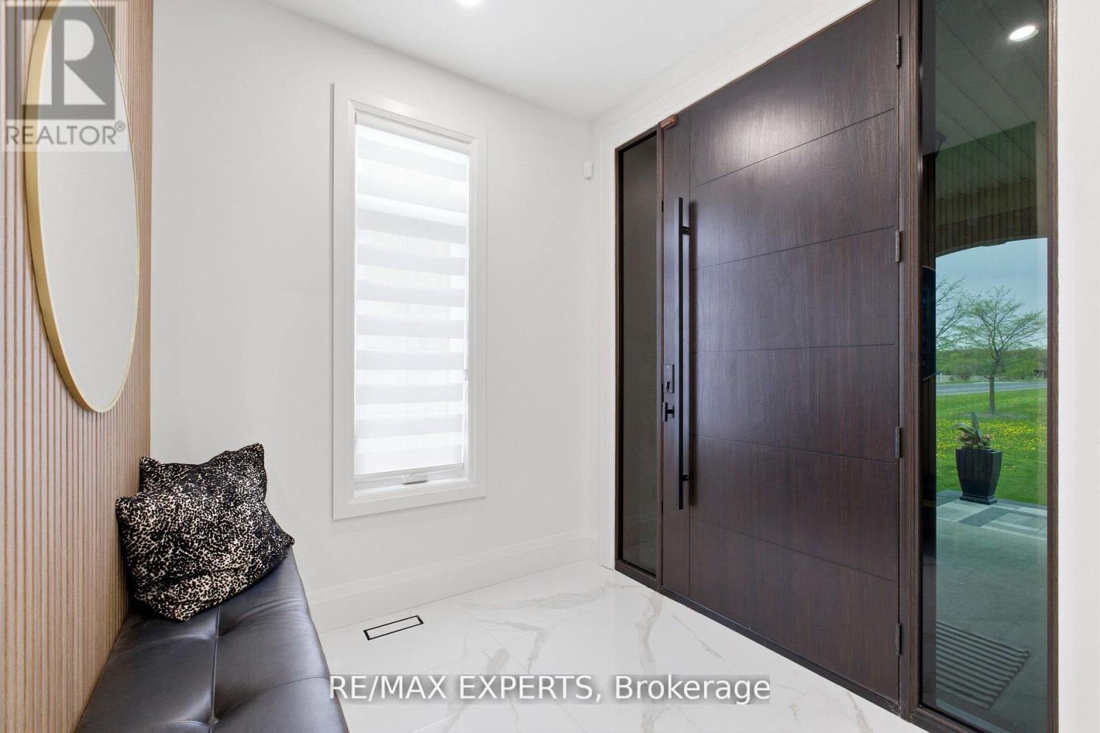 12 Valley Point Crescent, King, Ontario  L7B 0B7 - Photo 4 - N13473364