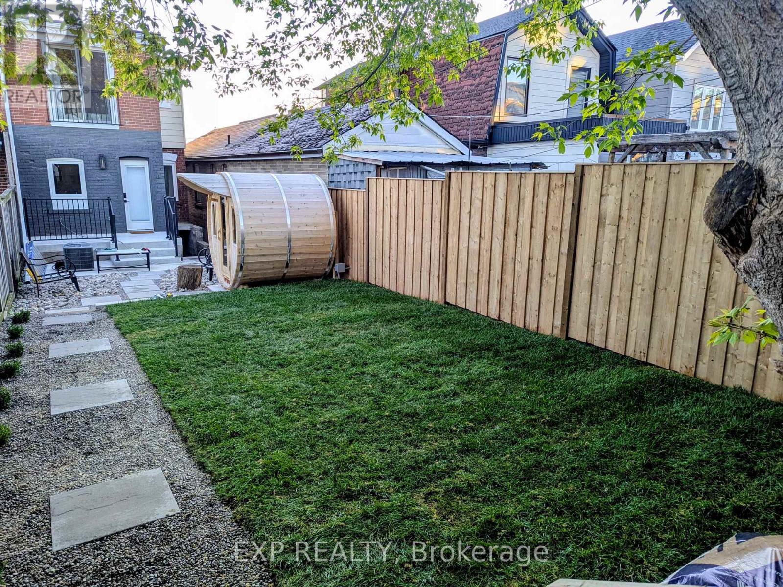 37 Gilbert Avenue, Toronto, Ontario  M6E 4W2 - Photo 31 - W13473286