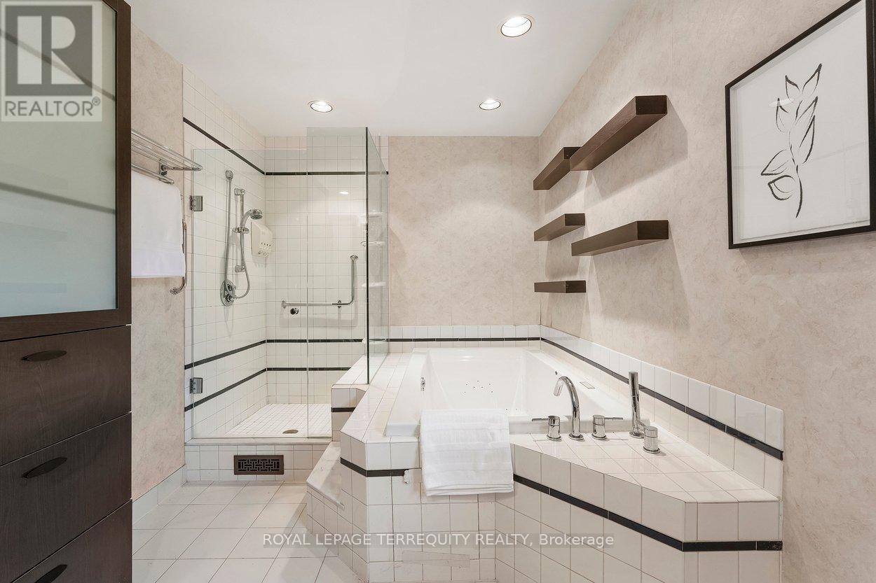 236 Whitchurch Mews, Mississauga, Ontario  L5A 4B3 - Photo 25 - W13473324