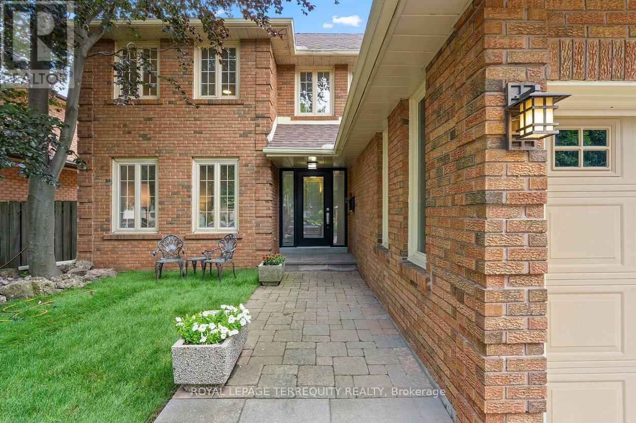236 Whitchurch Mews, Mississauga, Ontario  L5A 4B3 - Photo 4 - W13473324