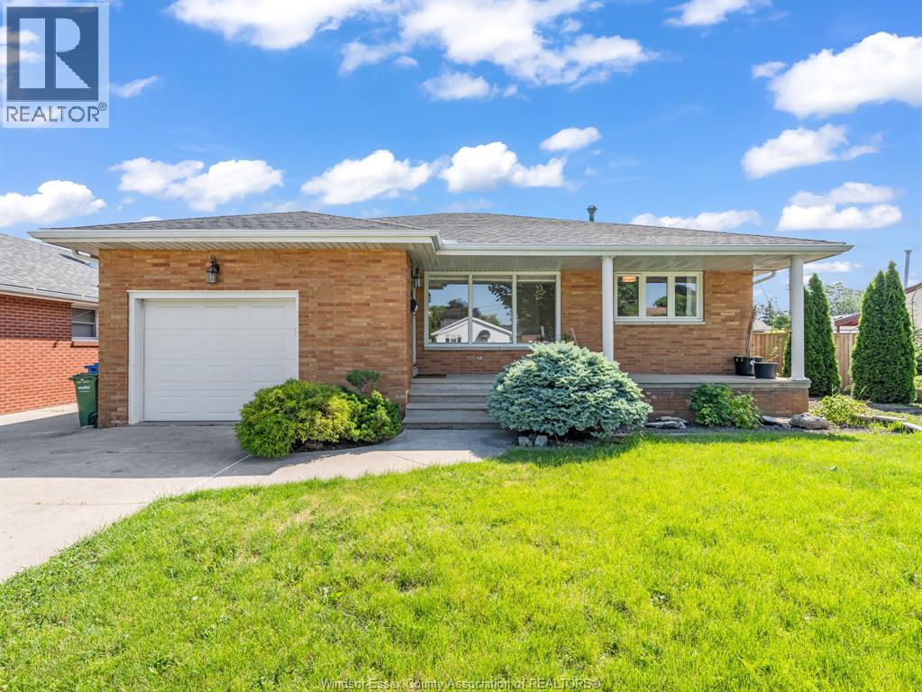424 LAPORTE AVENUE, Windsor, Ontario