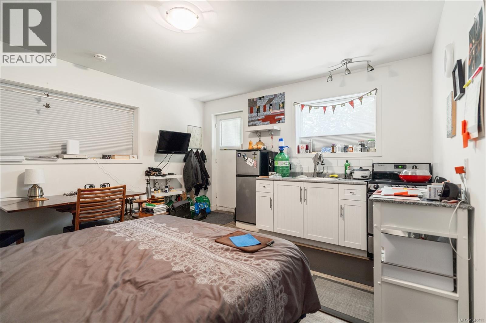 2577 Empire St, Victoria, British Columbia  V8T 3M5 - Photo 39 - 1040638