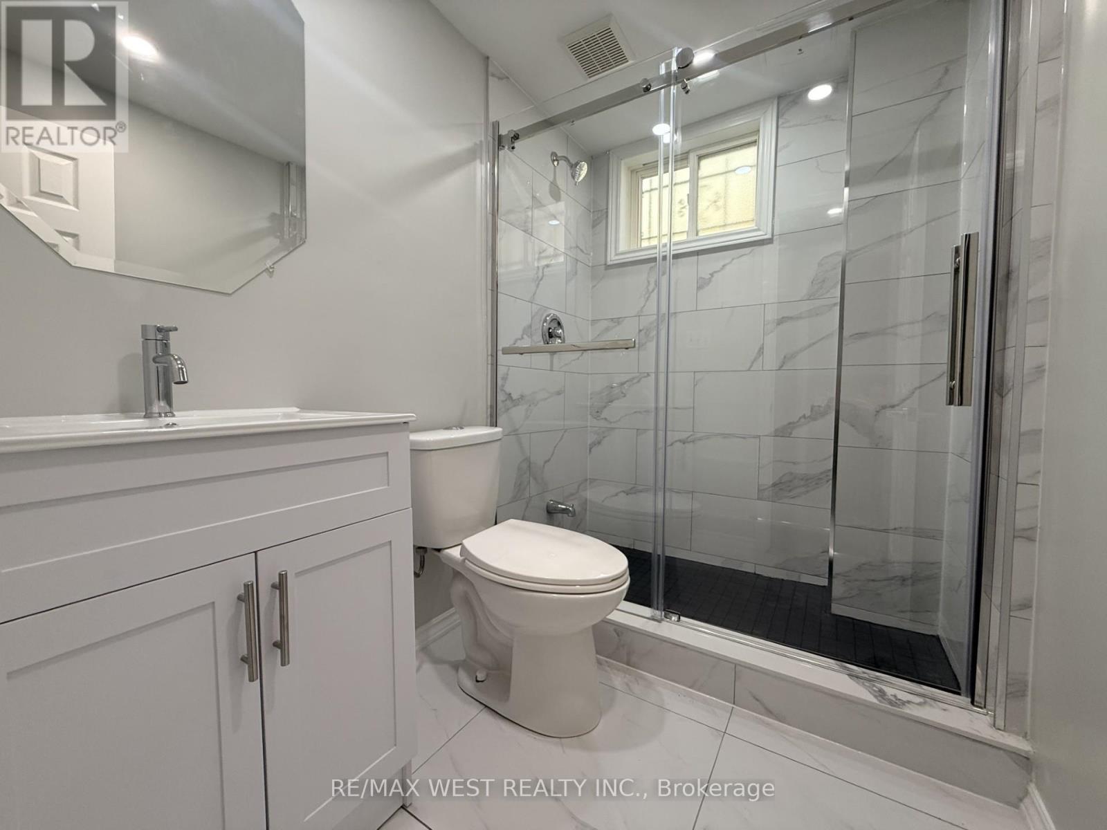 941 Stainton Drive, Mississauga, Ontario  L5C 1G2 - Photo 13 - W13451580