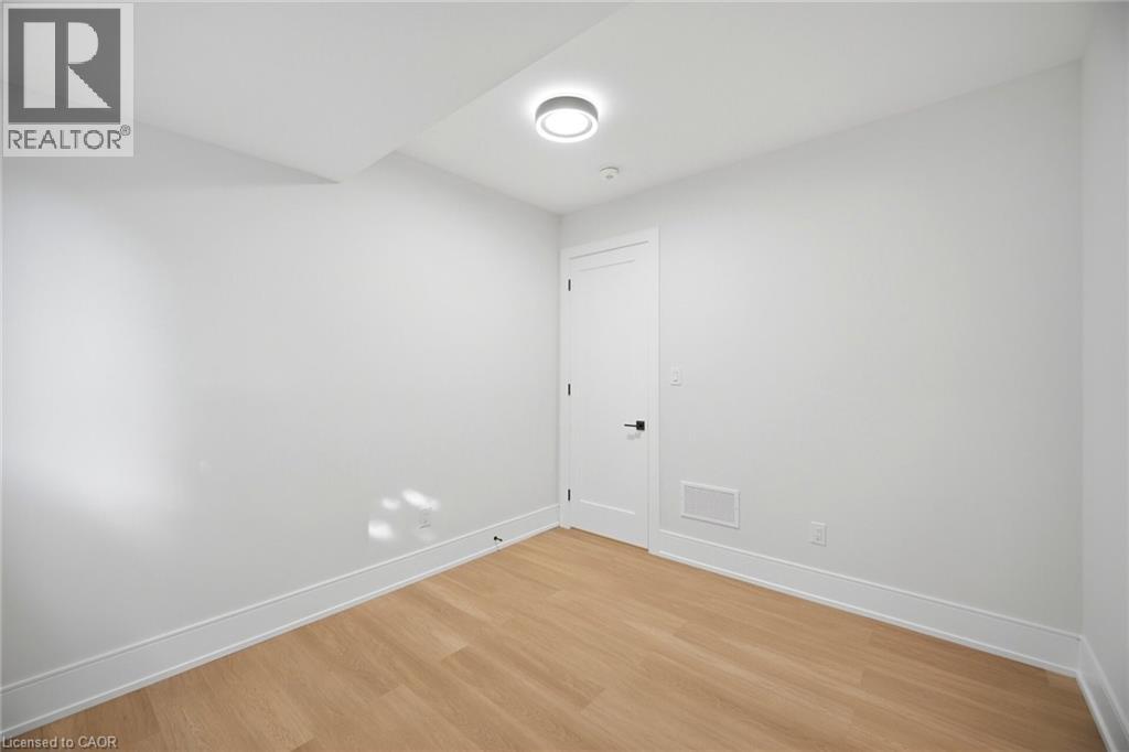 1230 Alexandra Avenue, Mississauga, Ontario  L5E 2A5 - Photo 38 - 40838559