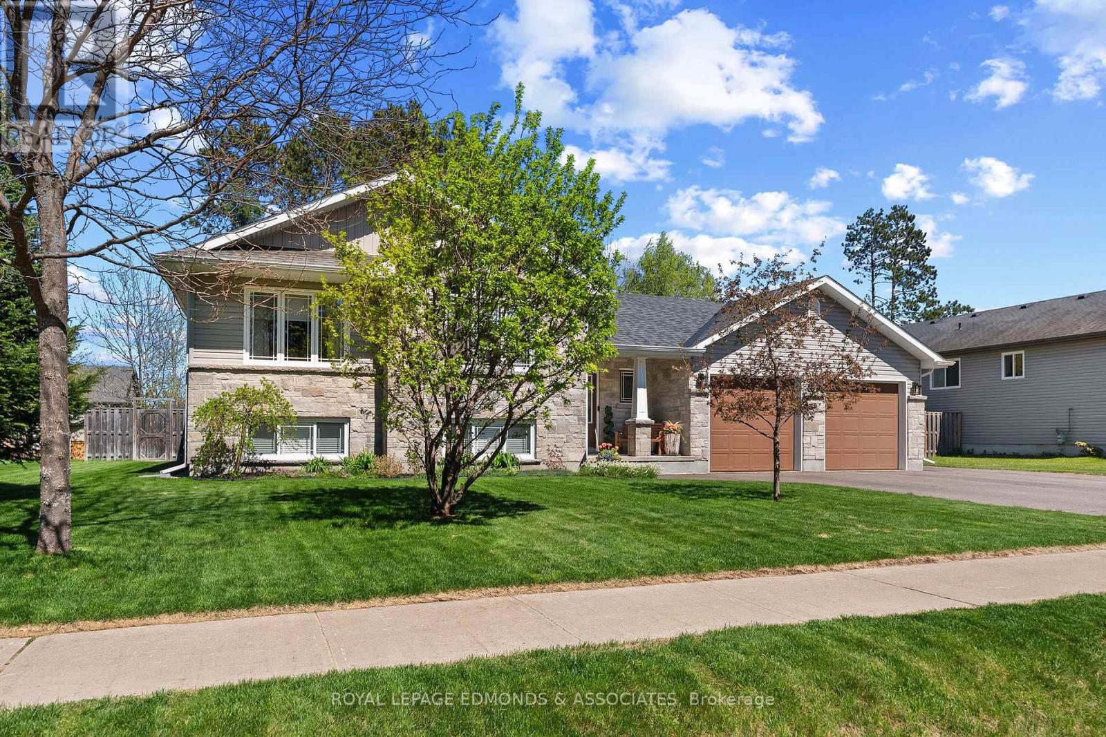 51 Bedard Boulevard, Petawawa, Ontario K8H 0B7 - Photo 2 - X13473640