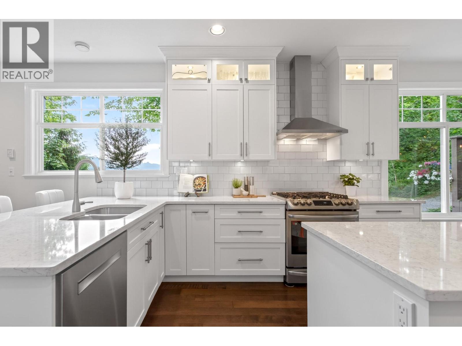 2339 St George Street, Port Moody, British Columbia V3H 2G3 - Photo 12 - R3138218