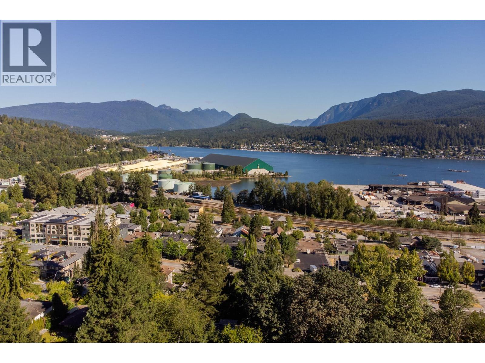 2339 St George Street, Port Moody, British Columbia V3H 2G3 - Photo 2 - R3138218